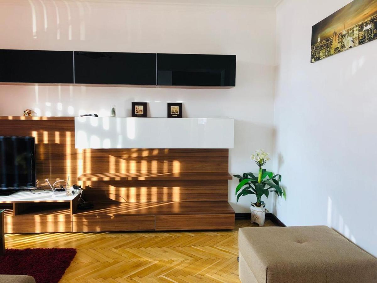 Ferienwohnung Amazing View Of Maydan! Kiew Exterior foto