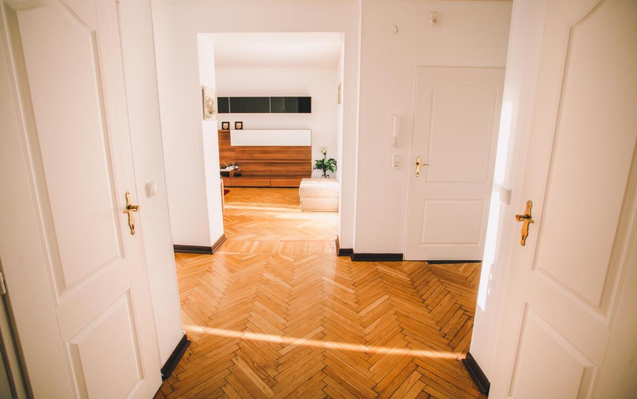 Ferienwohnung Amazing View Of Maydan! Kiew Exterior foto